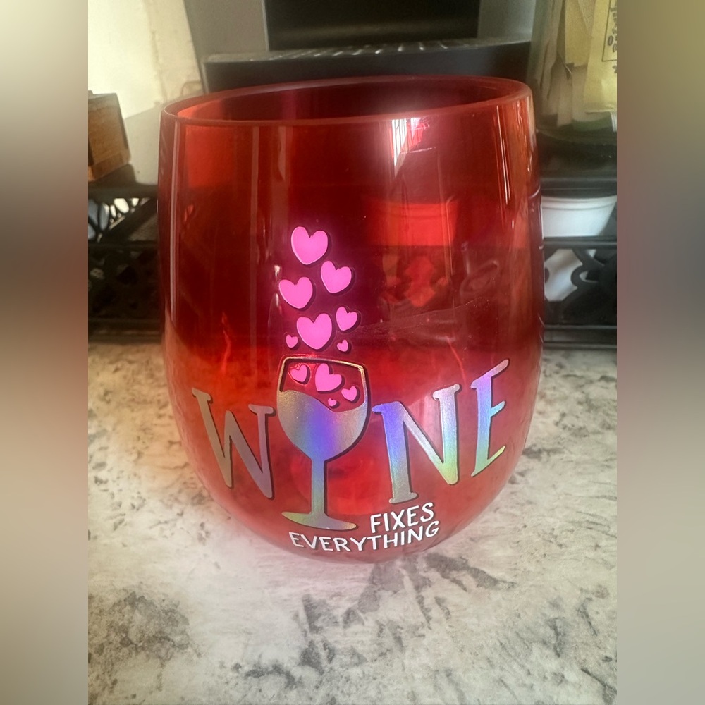 Red Wine Glass with Heart Design - Picture 2 of 2